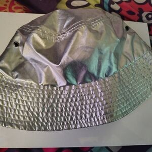 H&M Silver Metallic Bucket Hat, Unisex 💯 🤠